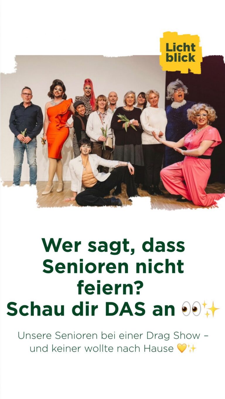Vorhang auf für eine ganz besondere Drag Queen Show! ✨💃

Ein bunter Sonntagnachmittag, der alle zum Jubeln und Strahlen gebracht hat. Mit beeindruckenden Performances haben die Drag Queens die Bühne erobert und die Herzen unserer Seniorinnen und Senioren gleich mit. 💛

Glitzernde Kostüme, mitreißende Songs und ganz viel Persönlichkeit haben diesen Nachmittag zu etwas ganz Besonderem gemacht. 

Schnell war klar: Hier bleibt niemand lange still sitzen. Es wurde mitgesungen, geklatscht und sogar getanzt! Deshalb durfte eine Kaffee- und Kuchen Pause ☕️ 🍰 nicht fehlen. ✨

Ein riesiges Dankeschön an alle, die diesen besonderen Tag möglich gemacht haben und ganz besonders an die Drag Queens & an den Drag King:

@margott.dick_adenz @alex.fine23 @the.dividivine @tiffytoelle @miztaylor ✨

#dragqueen #lichtblickseniorenhilfe #dragshow